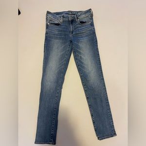 American Eagle size 4R. Light wash